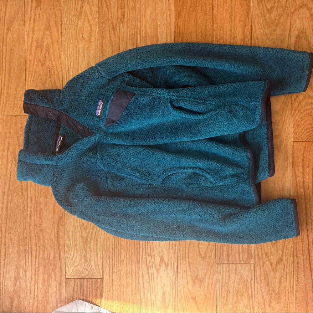 Patagonia Teal Sherpa Fleece with Navy Trim - Picture 2 of 4